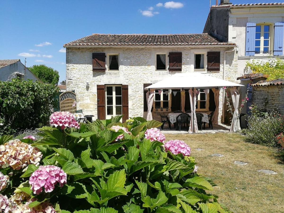 Gite Chez Riviere Nantillé Kültér fotó